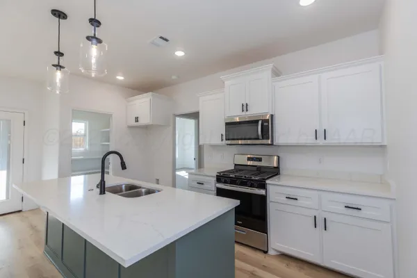 $305,000 | 528 Camelot Drive, Borger, TX 79007