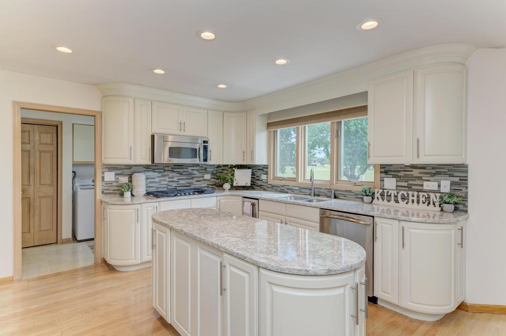 1500 Royal Oak Road Darien, IL 60561 - Photo 20 of 48