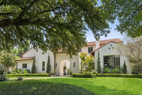 front view of house with a yard