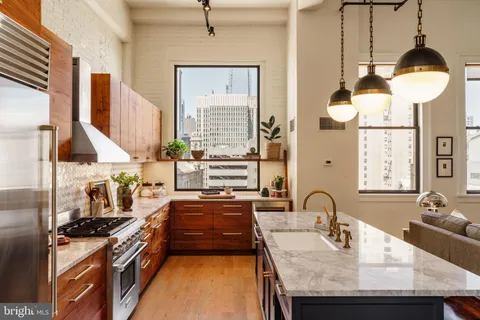 $1,200,000 | 1228 Arch Street, Unit 8E, Philadelphia, PA 19107