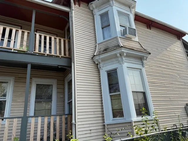 a view of a house with more windows