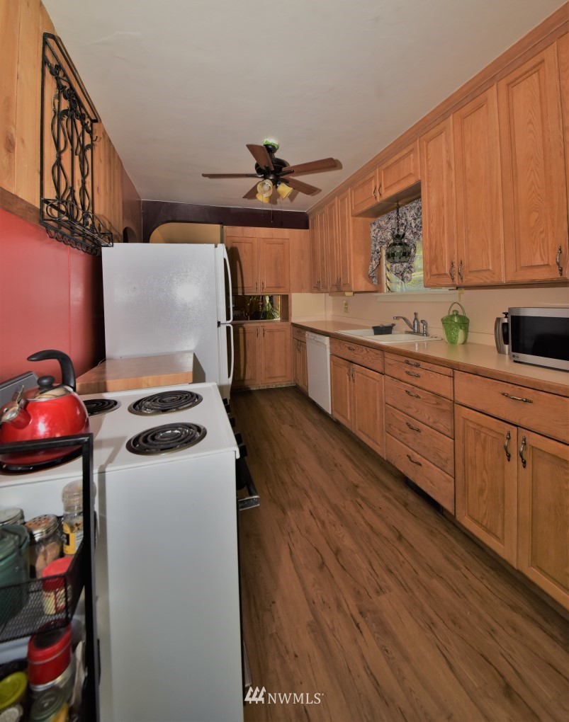 1305 Morgan Road Northwest Bremerton, WA 98312 - Photo 14 of 34 Gallery Image 14
