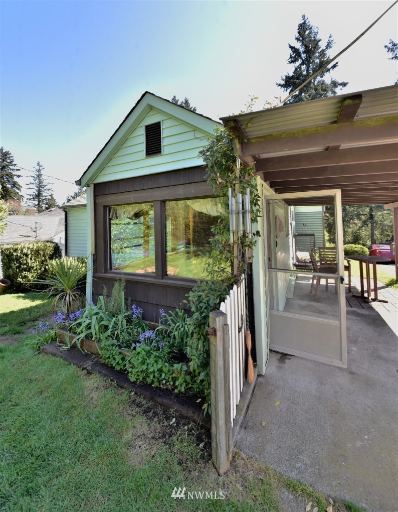 1305 Morgan Road Northwest Bremerton, WA 98312 - Photo 4 of 34 Gallery Image 4