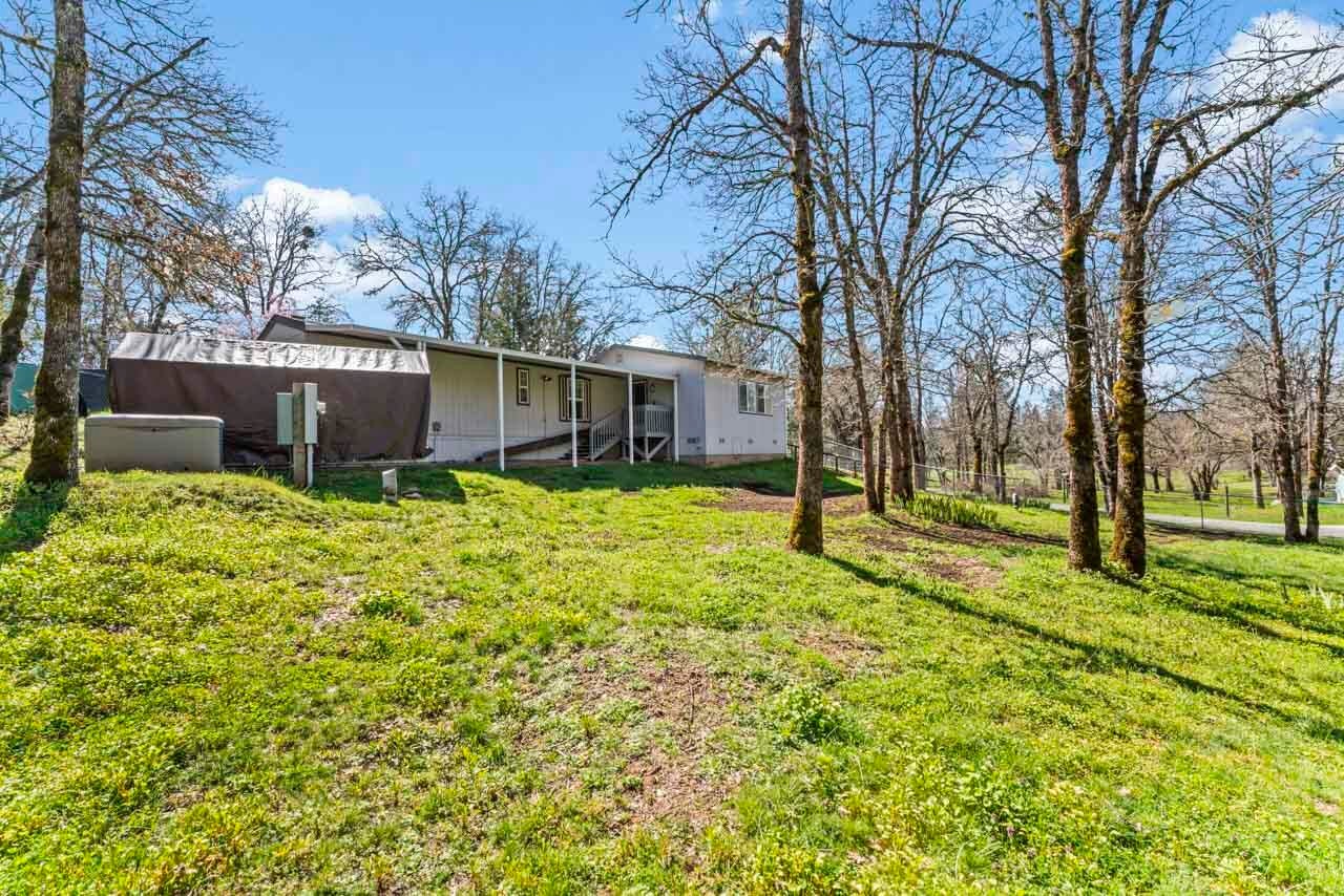 650 Three Pines Road Grants Pass, OR 97526 - Photo 11 of 48 10