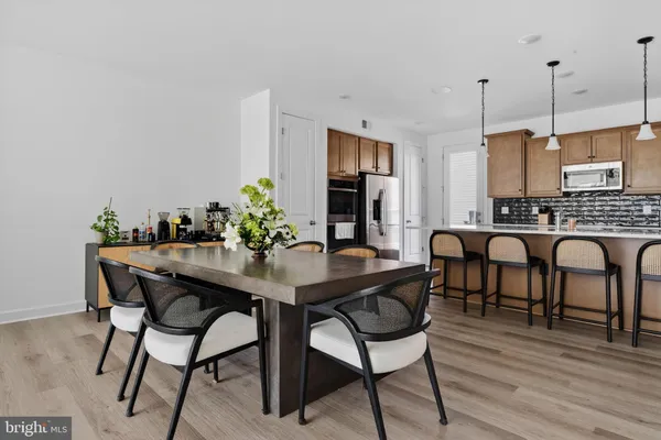 $865,000 | 4991 Longmire Way, Chantilly, VA 20151