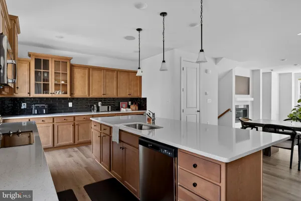 $865,000 | 4991 Longmire Way, Chantilly, VA 20151