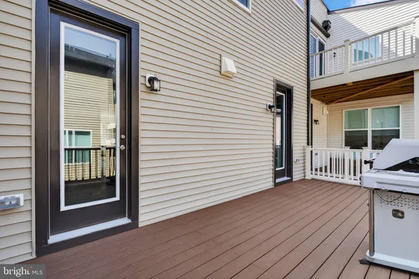 $865,000 | 4991 Longmire Way, Chantilly, VA 20151