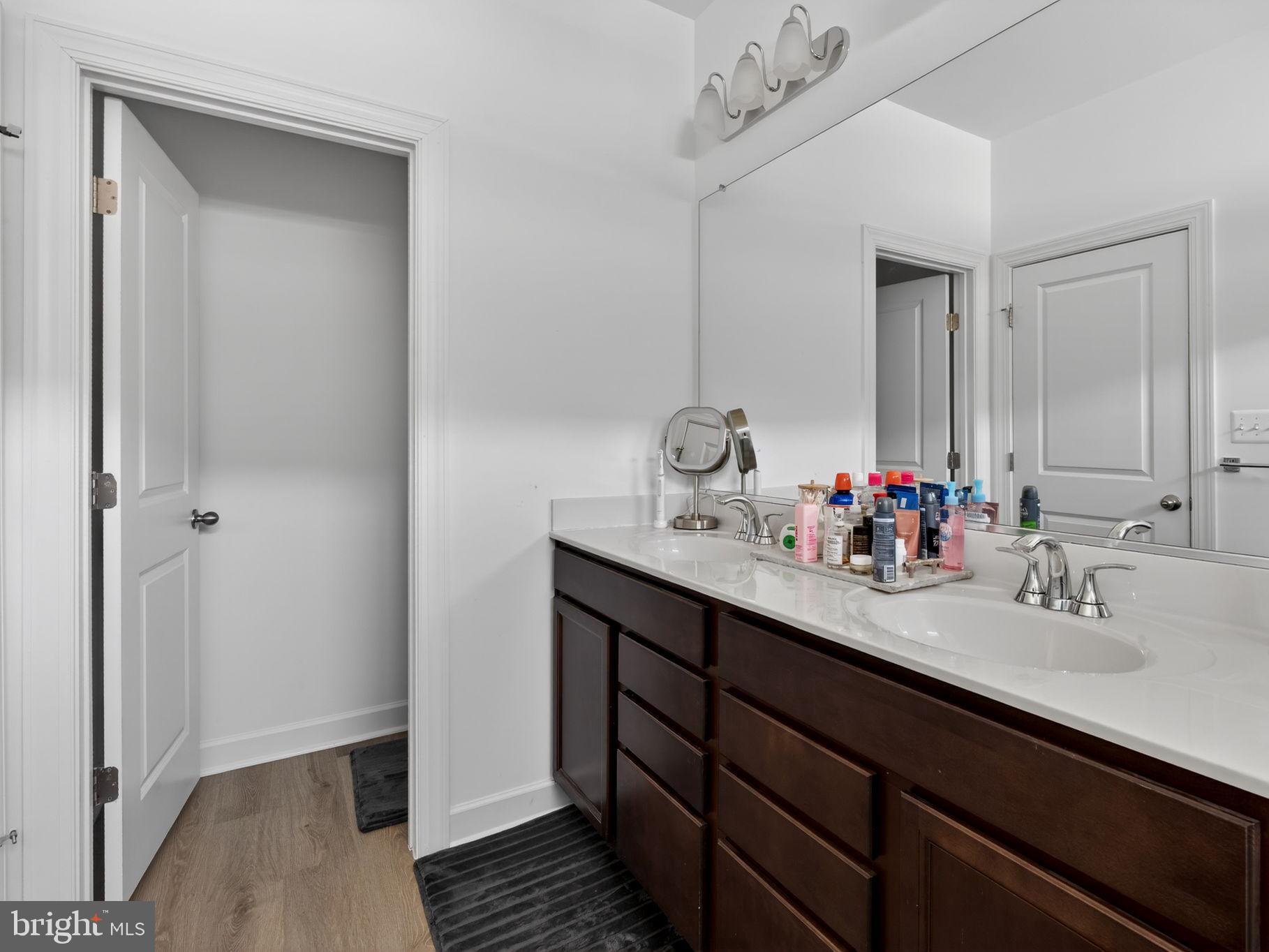 4991 Longmire Way Chantilly, VA 20151 - Photo 26 of 37