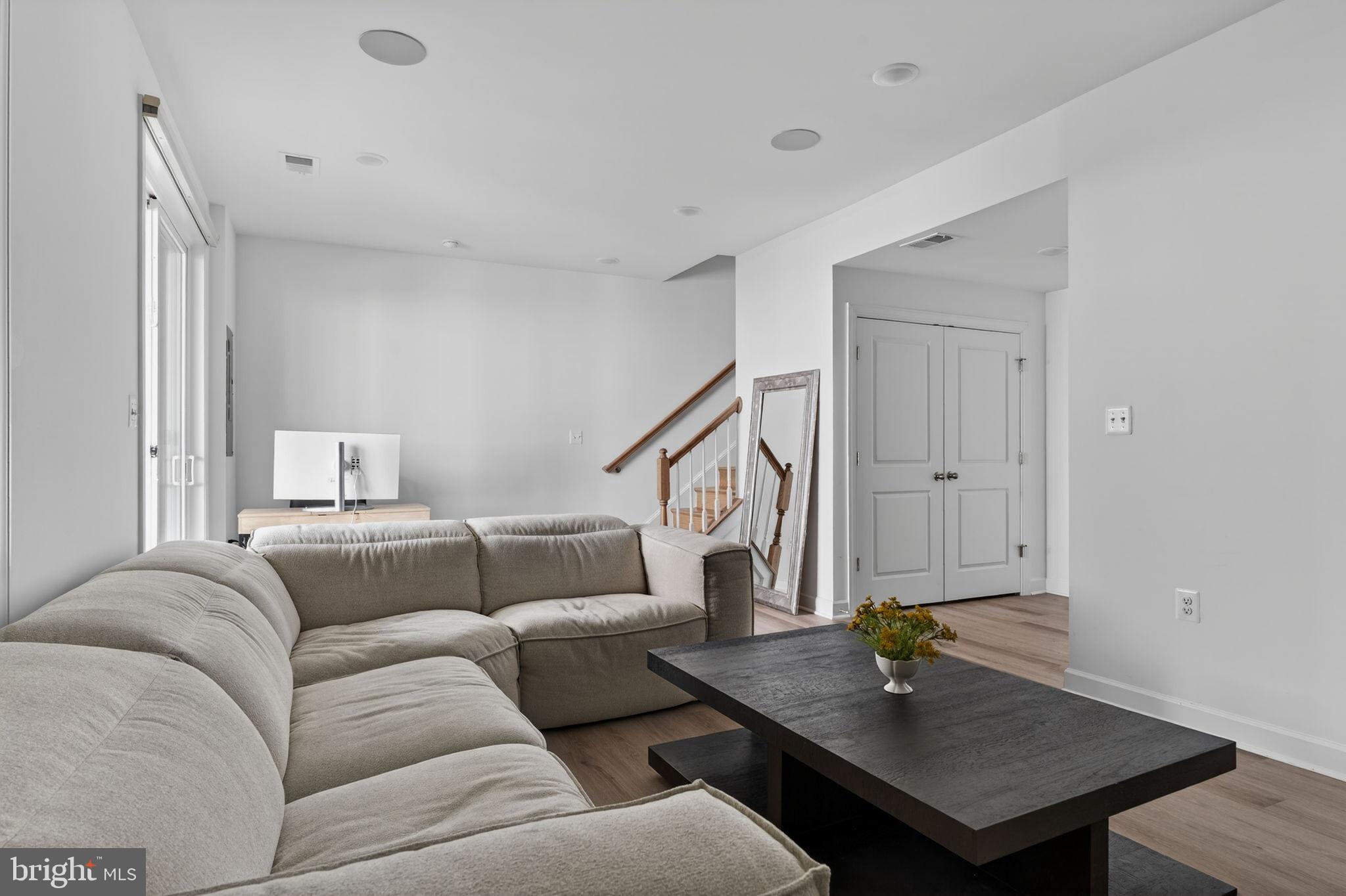 4991 Longmire Way Chantilly, VA 20151 - Photo 33 of 37