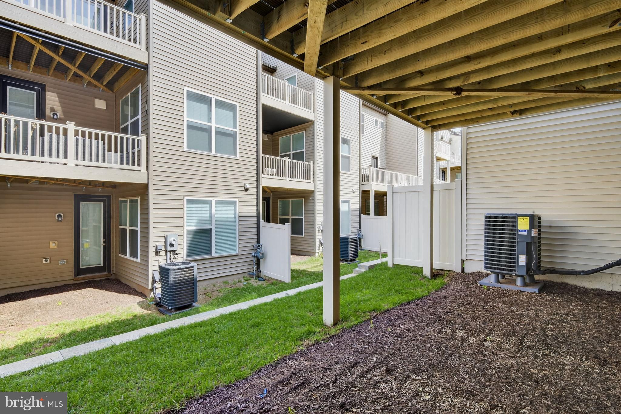 4991 Longmire Way Chantilly, VA 20151 - Photo 34 of 37