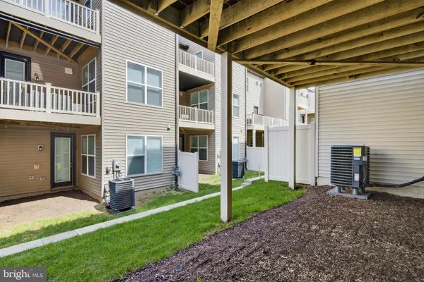 $865,000 | 4991 Longmire Way, Chantilly, VA 20151