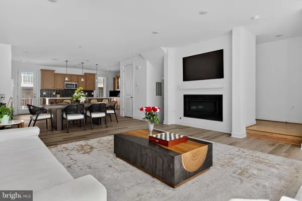$865,000 | 4991 Longmire Way, Chantilly, VA 20151