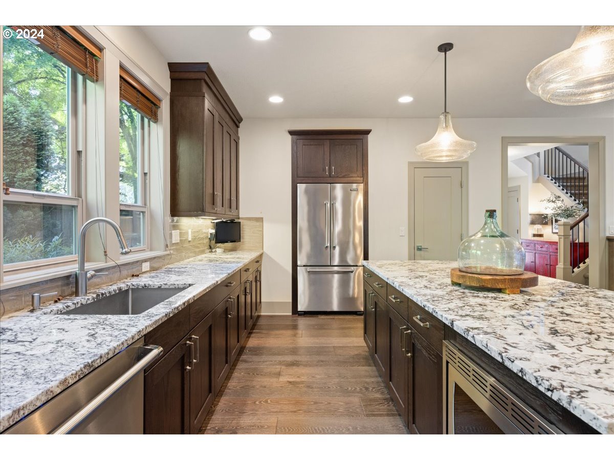 17129 Kelok Road Lake Oswego, OR 97034 - Photo 11 of 46 Gallery Image 11