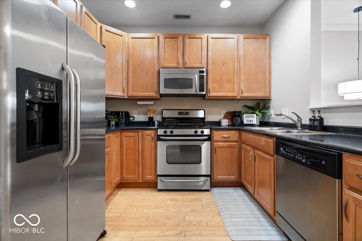 1117 Reserve Way Indianapolis, IN 46220 - Photo 12 of 30