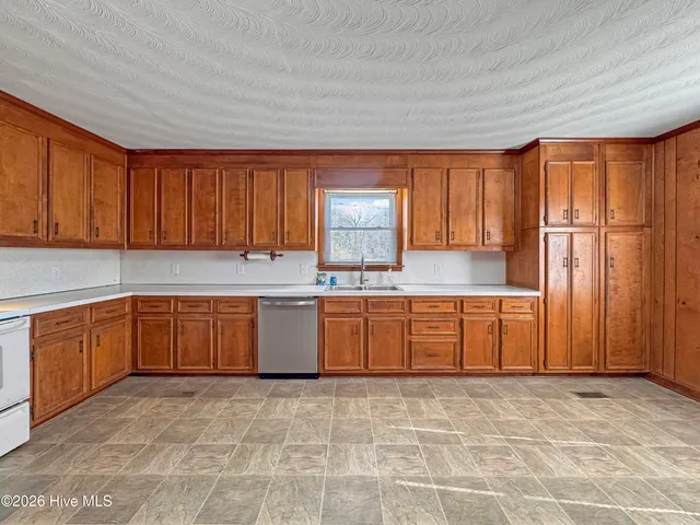 $279,000 | 195 Winfall Boulevard, Hertford, NC 27944