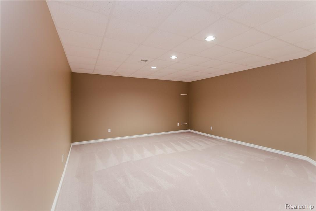 2692 Shorebrook Court Rochester, MI 48306 - Photo 41 of 55 041-Basement-2181838-large.jpg