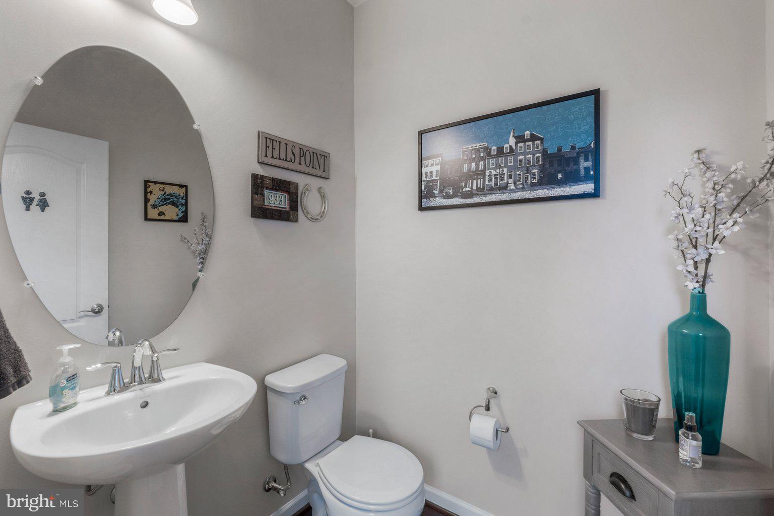 930 Ramble Run Road Baltimore, MD 21220 - Photo 10 of 54 Powder Room