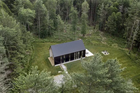 $1,095,000 | 596 Perry Road, Bethel, NY 12748