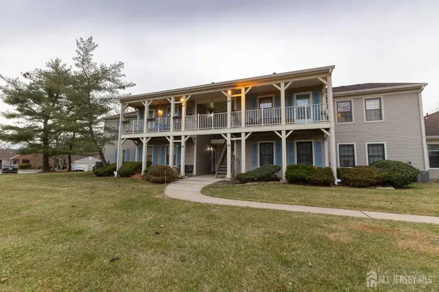 $350,000 | 243 Wycoff Way West, East Brunswick, NJ 08816