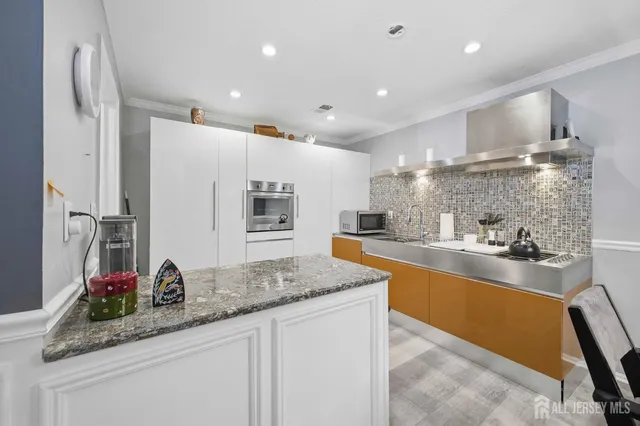 $350,000 | 243 Wycoff Way West, East Brunswick, NJ 08816