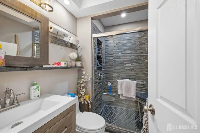 $350,000 | 243 Wycoff Way West, East Brunswick, NJ 08816