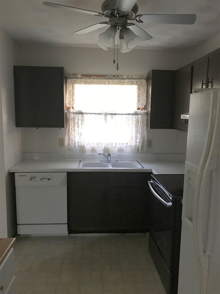 2129 West Middlebury Road Freeport, IL 61032 - Photo 3 of 9 Gallery Image 3