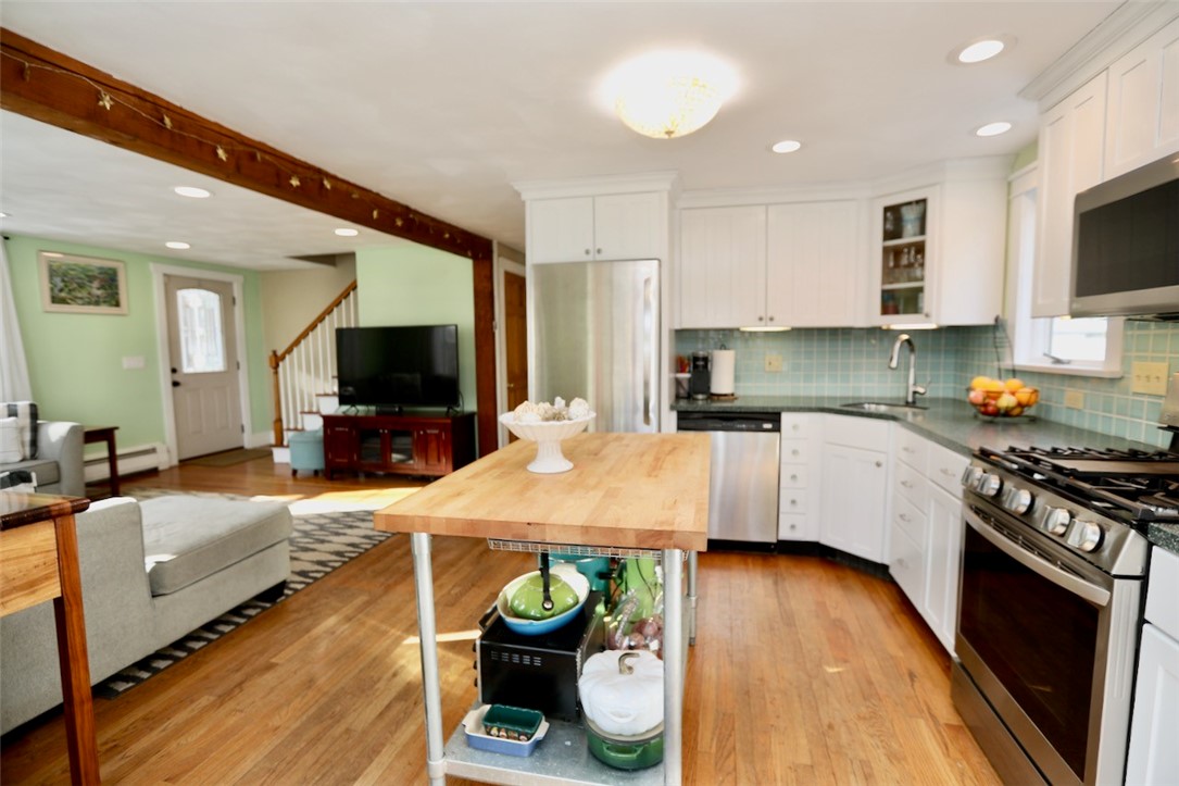 17 Minda Lane Coventry, RI 02816 - Photo 9 of 33 open concept for easy entertaining