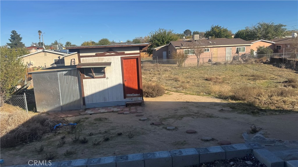 14327 Rodeo Drive Victorville, CA 92395 - Photo 13 of 37