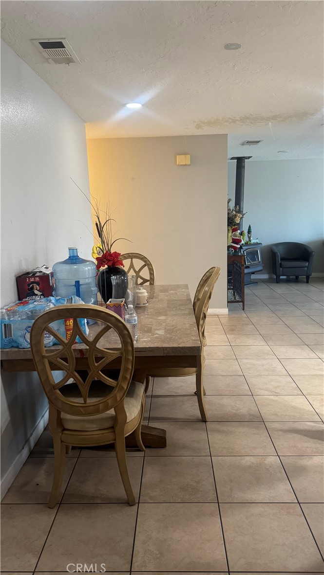 14327 Rodeo Drive Victorville, CA 92395 - Photo 14 of 37