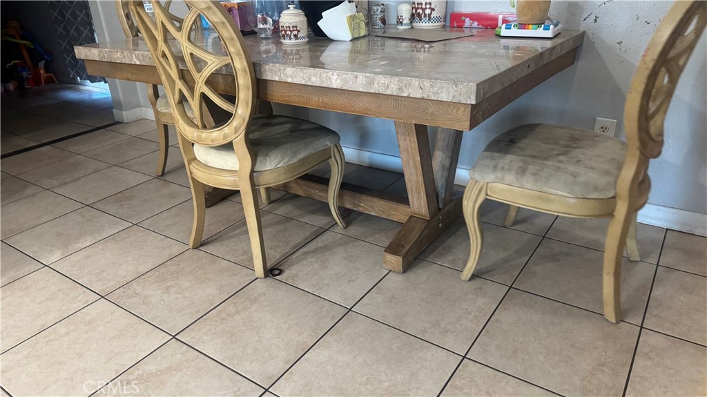 14327 Rodeo Drive Victorville, CA 92395 - Photo 15 of 37