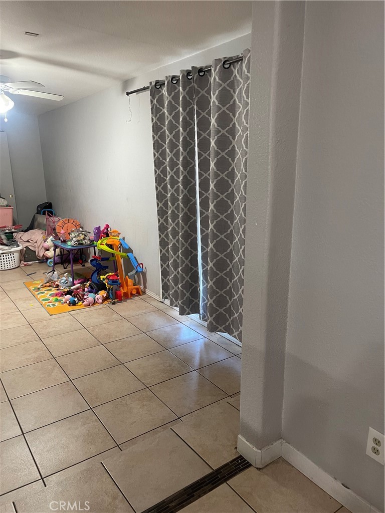 14327 Rodeo Drive Victorville, CA 92395 - Photo 24 of 37