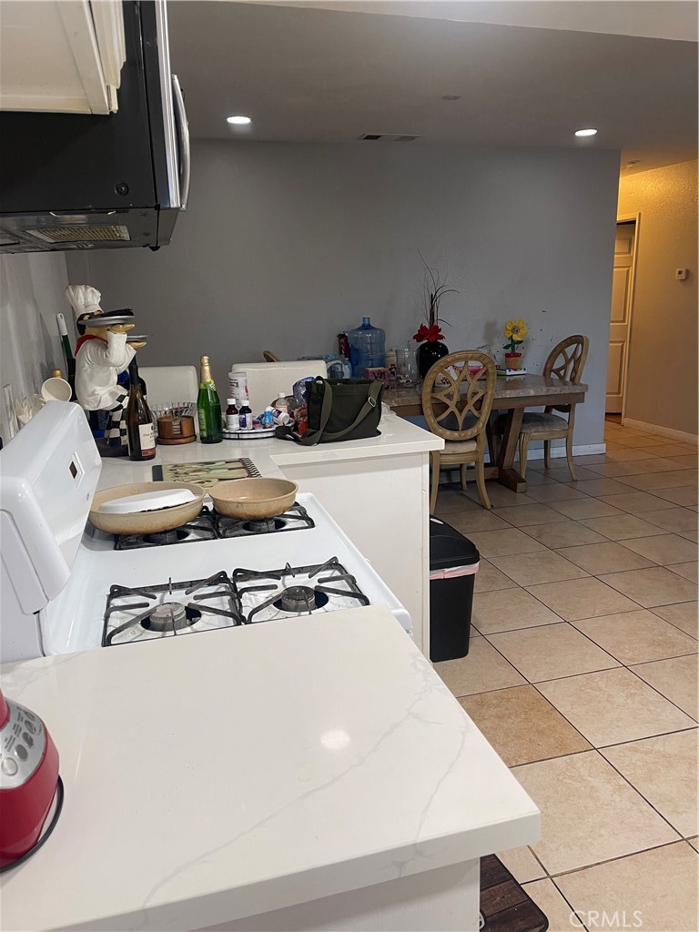 14327 Rodeo Drive Victorville, CA 92395 - Photo 26 of 37