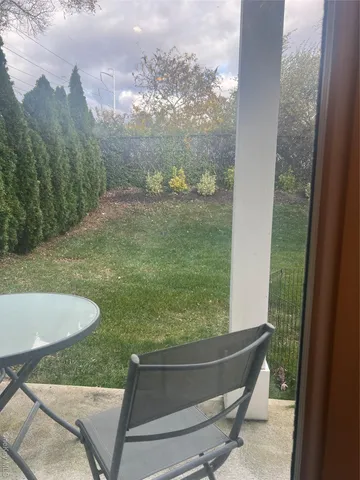 $5,000 | 1807 Townhome Way, Unit 1, Huntington Station, NY 11746