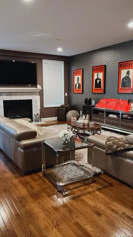 $5,000 | 1807 Townhome Way, Unit 1, Huntington Station, NY 11746