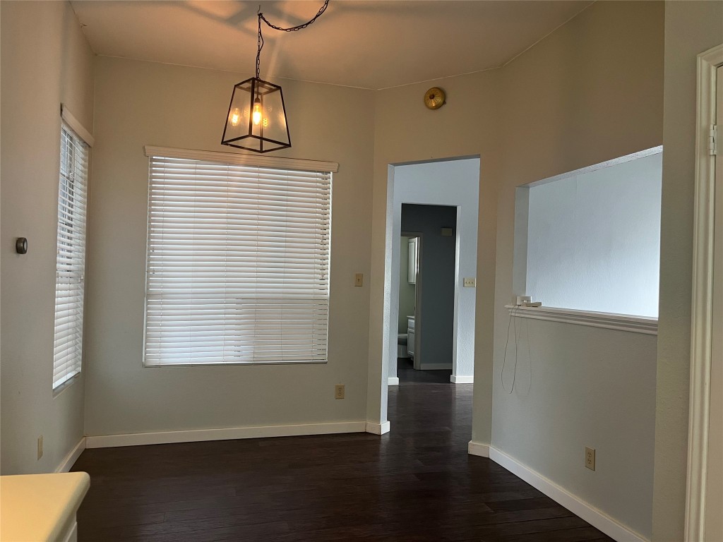 9309 Roxanna Drive Austin, TX 78748 - Photo 6 of 15 Dining area