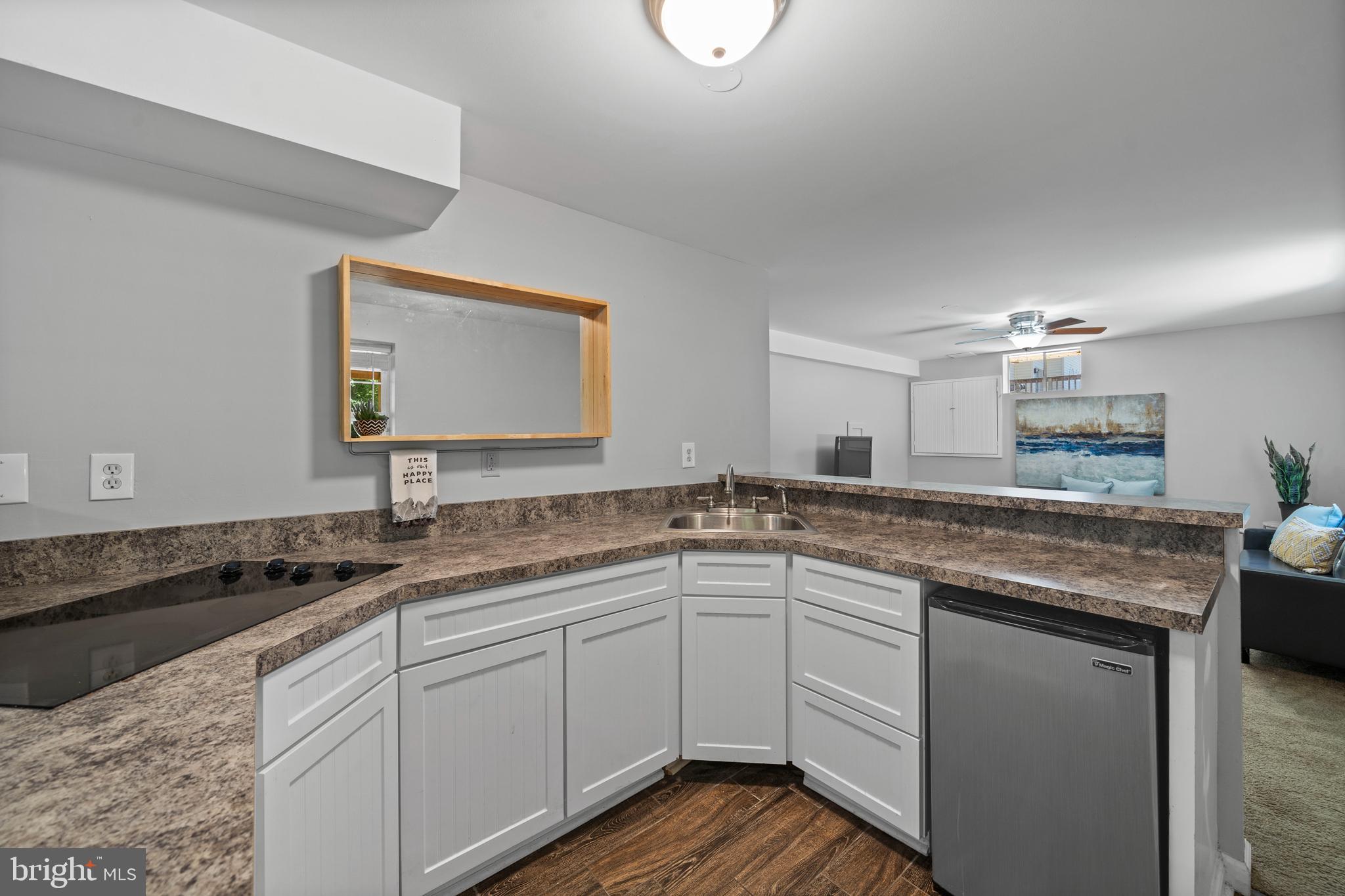 840 Monarch Lane Huntingtown, MD 20639 - Photo 3 of 15 Kitchenette