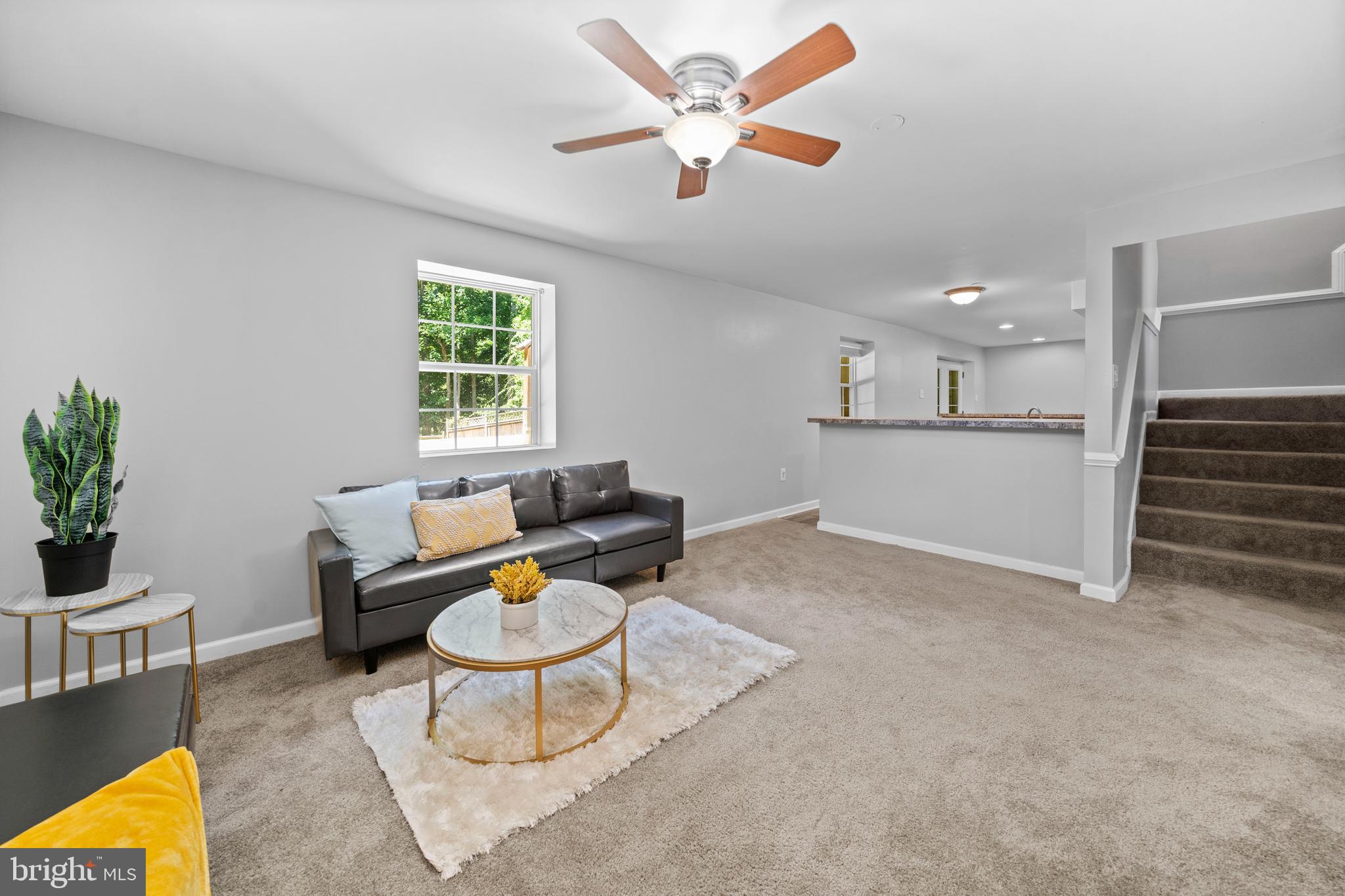 840 Monarch Lane Huntingtown, MD 20639 - Photo 7 of 15 Living area