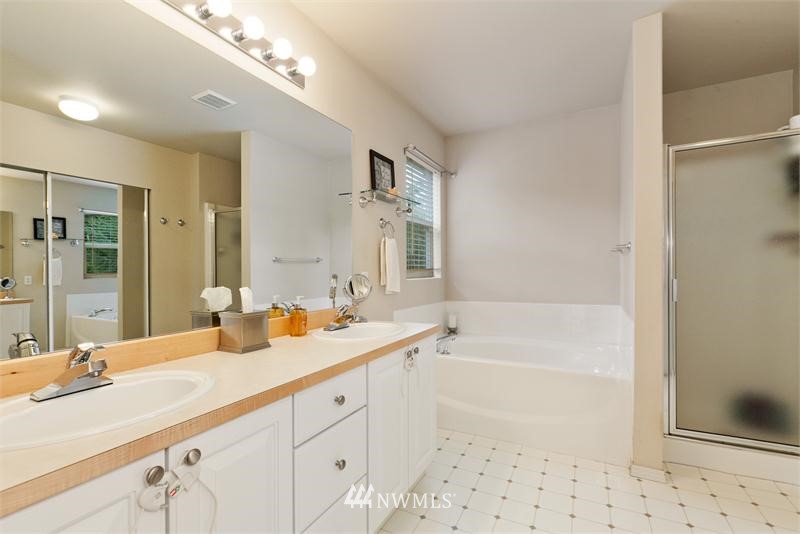 9244 Northeast 174th Place Bothell, WA 98011 - Photo 11 of 15