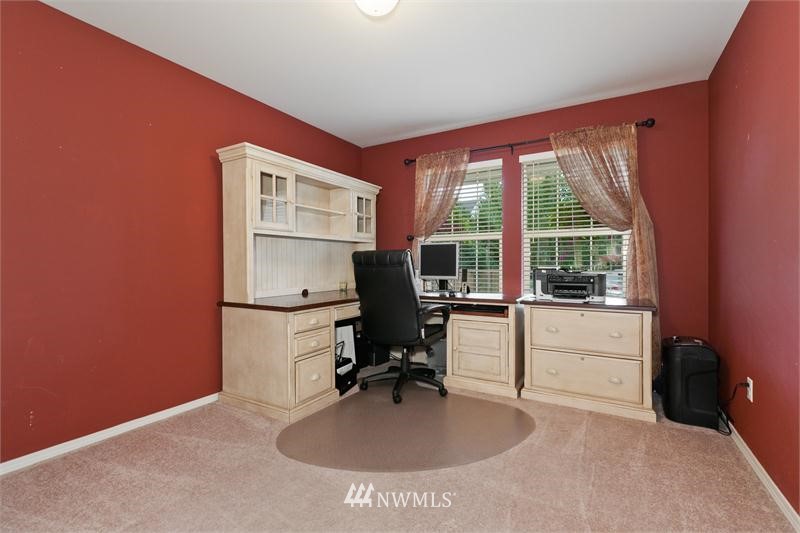 9244 Northeast 174th Place Bothell, WA 98011 - Photo 3 of 15