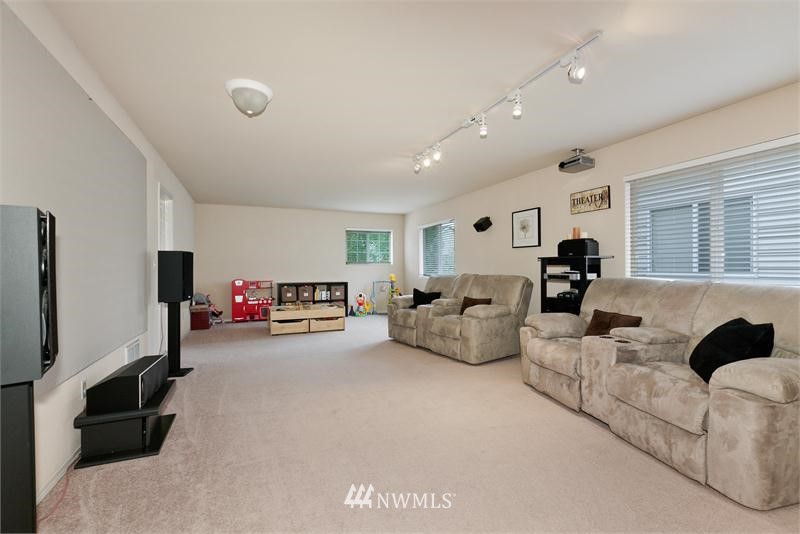 9244 Northeast 174th Place Bothell, WA 98011 - Photo 8 of 15