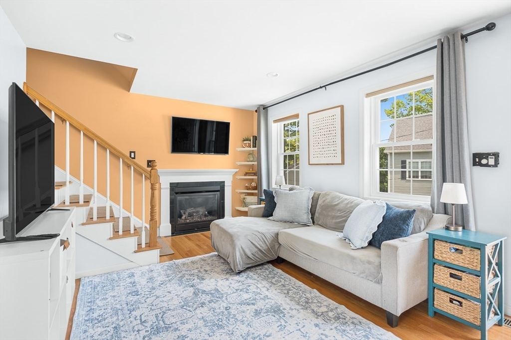 25 Gordon Road Lynn, MA 01904 - Photo 4 of 36