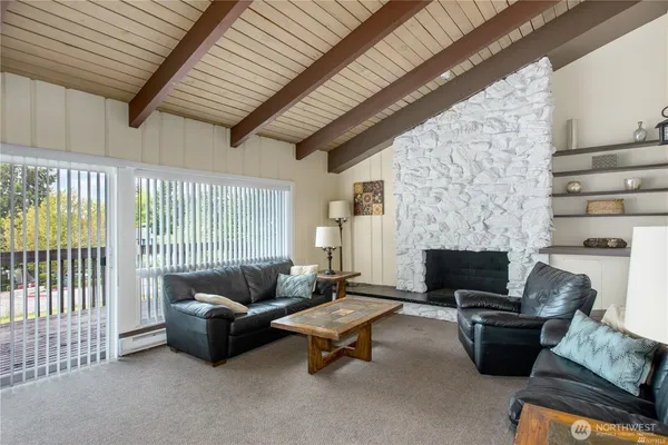 $2,200 | 12423 Northeast 131st Court, Unit E 306, Kirkland, WA 98034