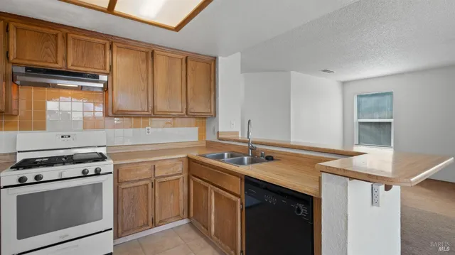 $590,000 | 22 Brighton Drive, Vallejo, CA 94591