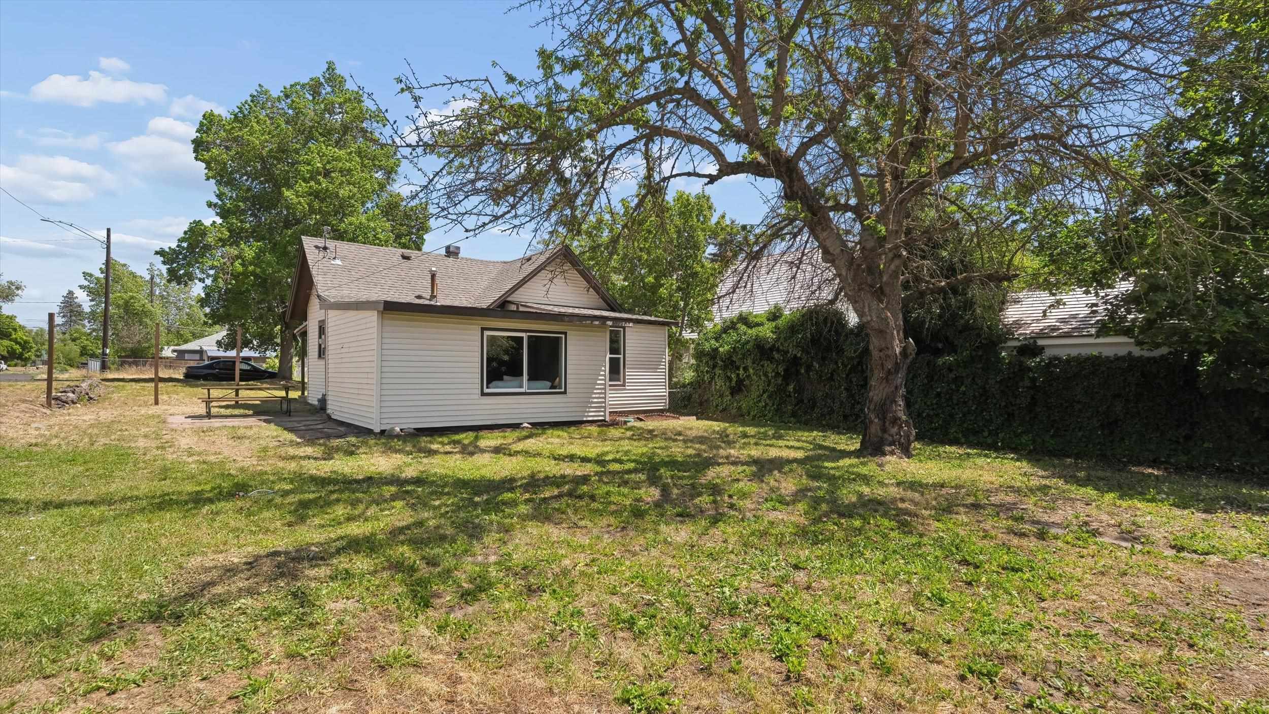 4027 North Post Street Spokane, WA 99205 - Photo 14 of 23