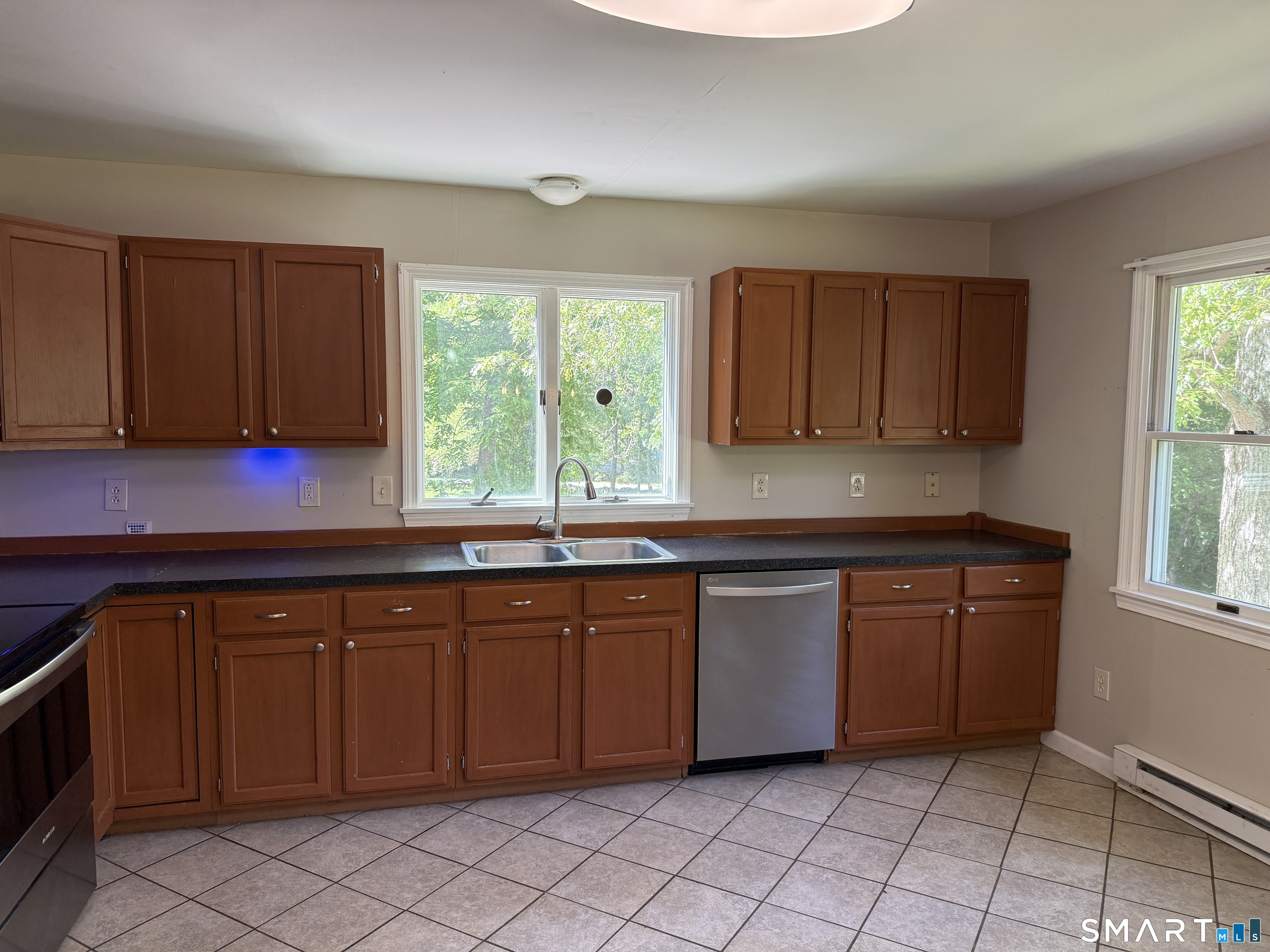 308 Noank Ledyard Road Groton, CT 06355 - Photo 3 of 38