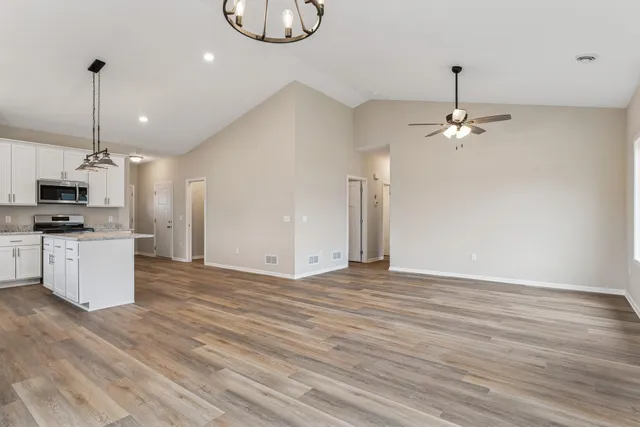 $434,900 | 4905 Evergreen Drive North, Hugo, MN 55038