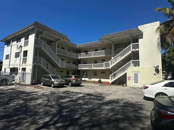 $1,800 | 770 Northeast 128th Street, Unit 303, North Miami, FL 33161