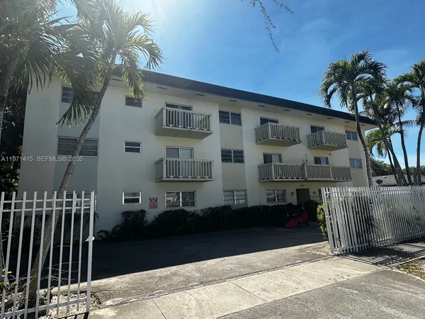 $1,800 | 770 Northeast 128th Street, Unit 303, North Miami, FL 33161
