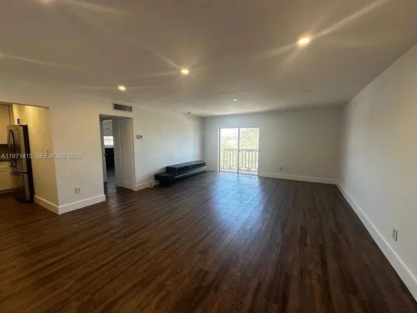 $1,800 | 770 Northeast 128th Street, Unit 303, North Miami, FL 33161