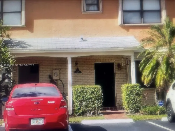 $2,550 | 730 Northwest 106th Terrace, Unit 730, Pembroke Pines, FL 33026